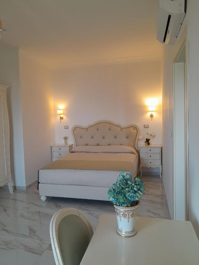 La Vigna Del Vento Bed & Breakfast Casola di Napoli ภายนอก รูปภาพ