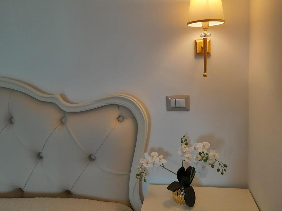 La Vigna Del Vento Bed & Breakfast Casola di Napoli ภายนอก รูปภาพ