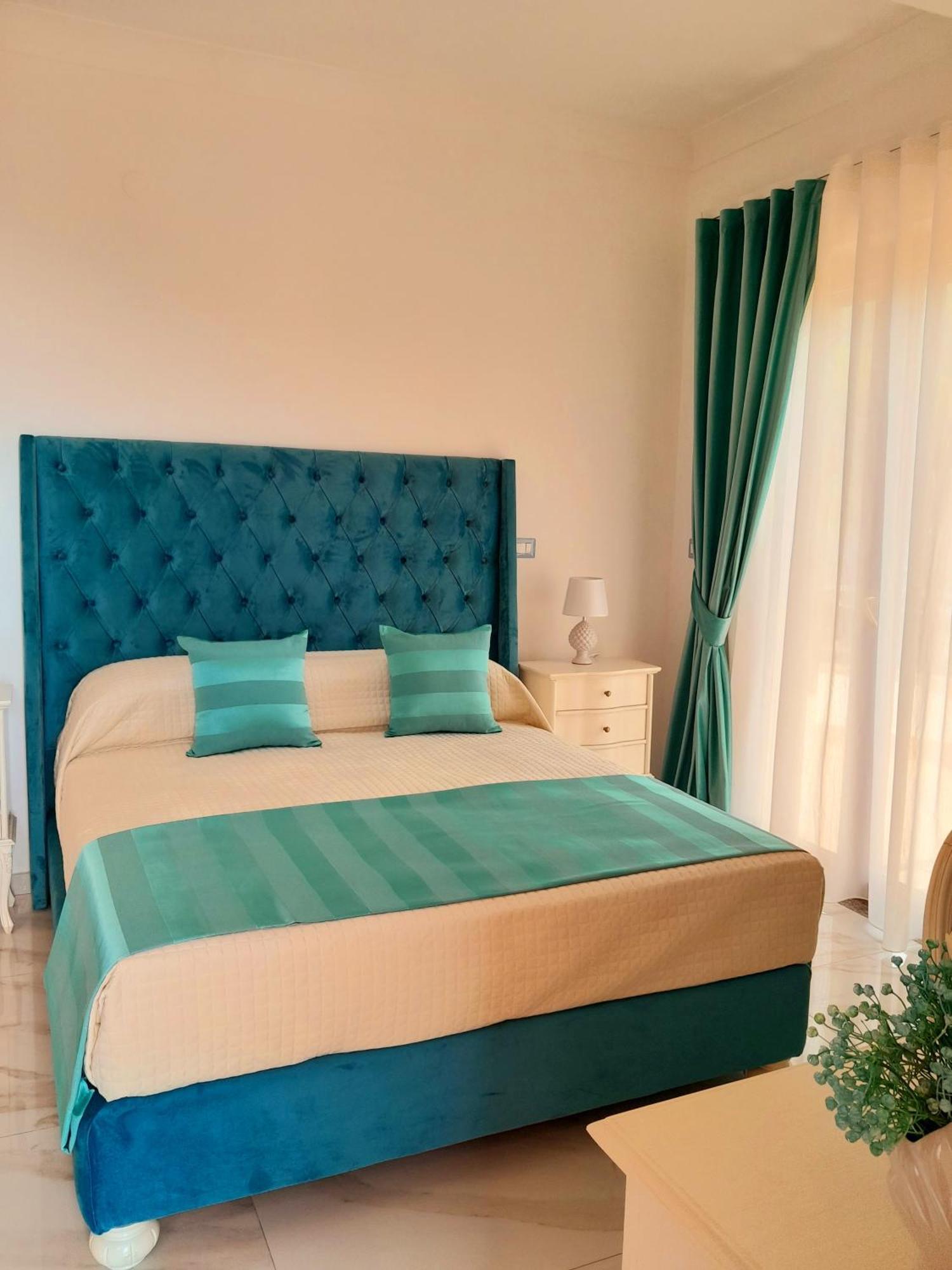 La Vigna Del Vento Bed & Breakfast Casola di Napoli ภายนอก รูปภาพ