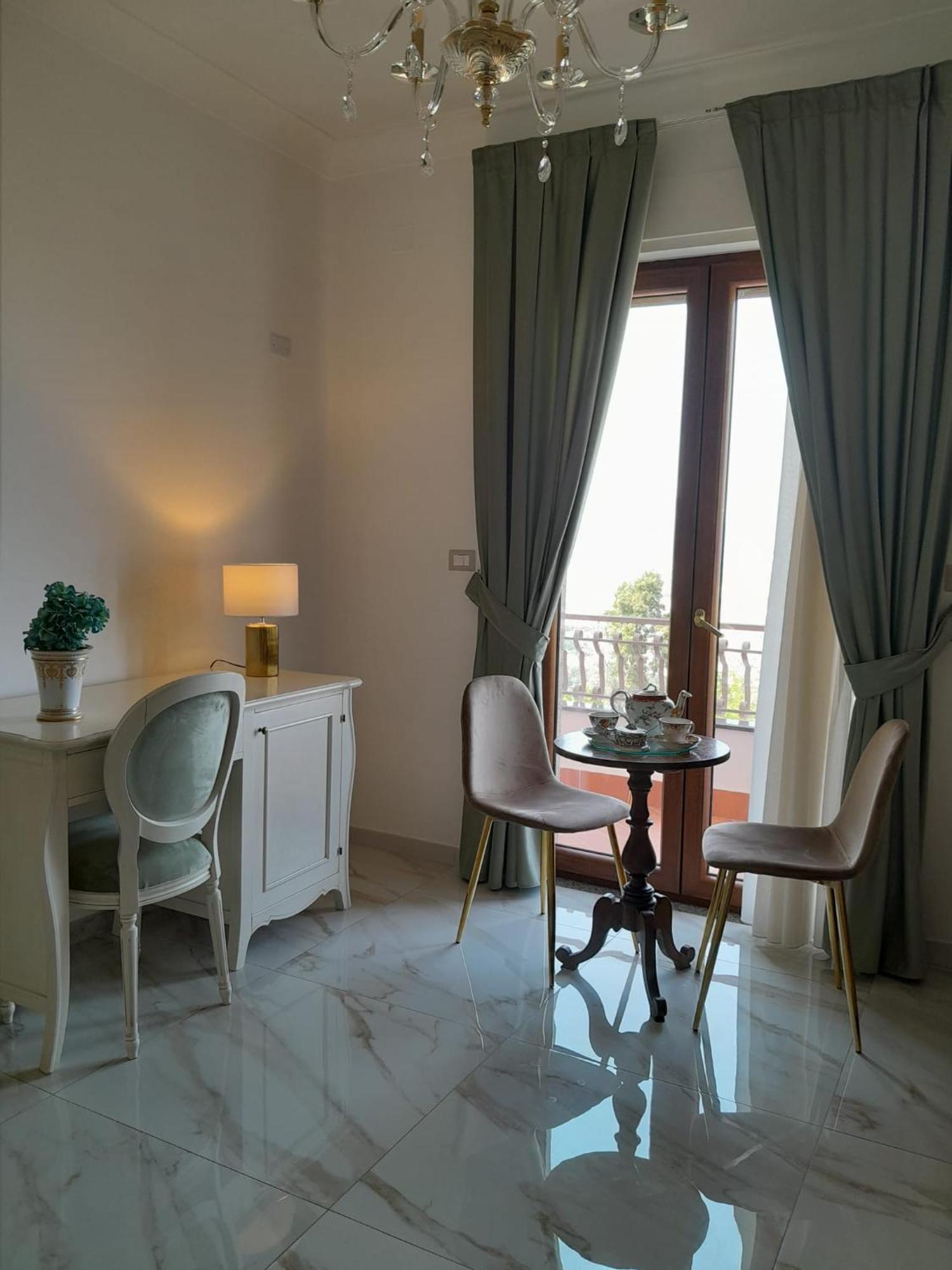 La Vigna Del Vento Bed & Breakfast Casola di Napoli ภายนอก รูปภาพ
