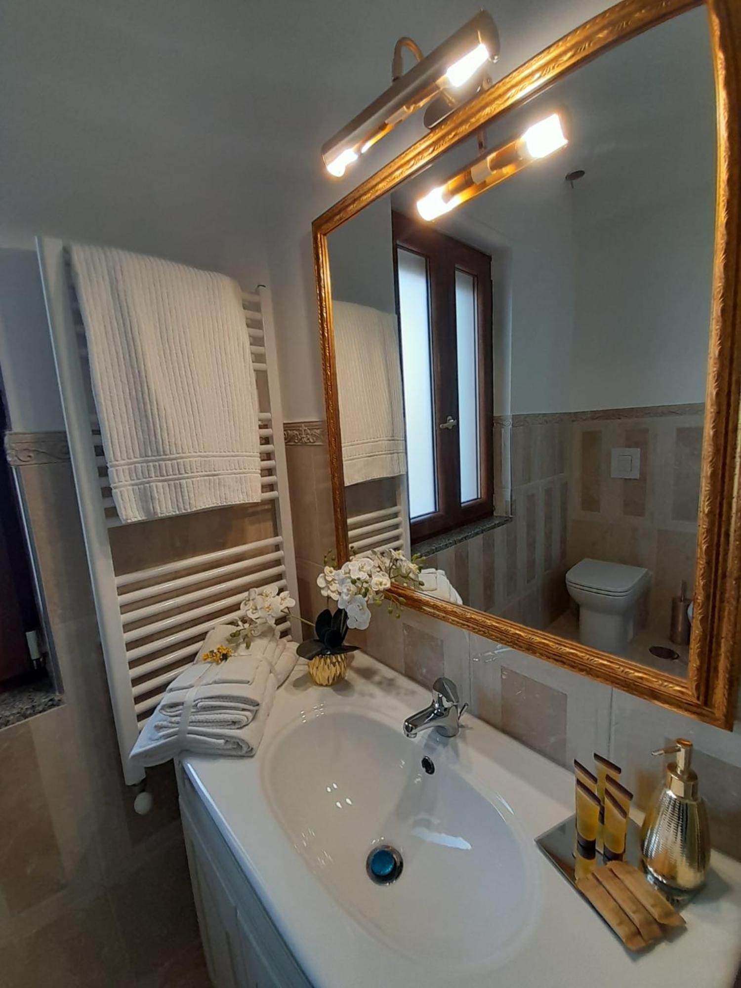 La Vigna Del Vento Bed & Breakfast Casola di Napoli ภายนอก รูปภาพ