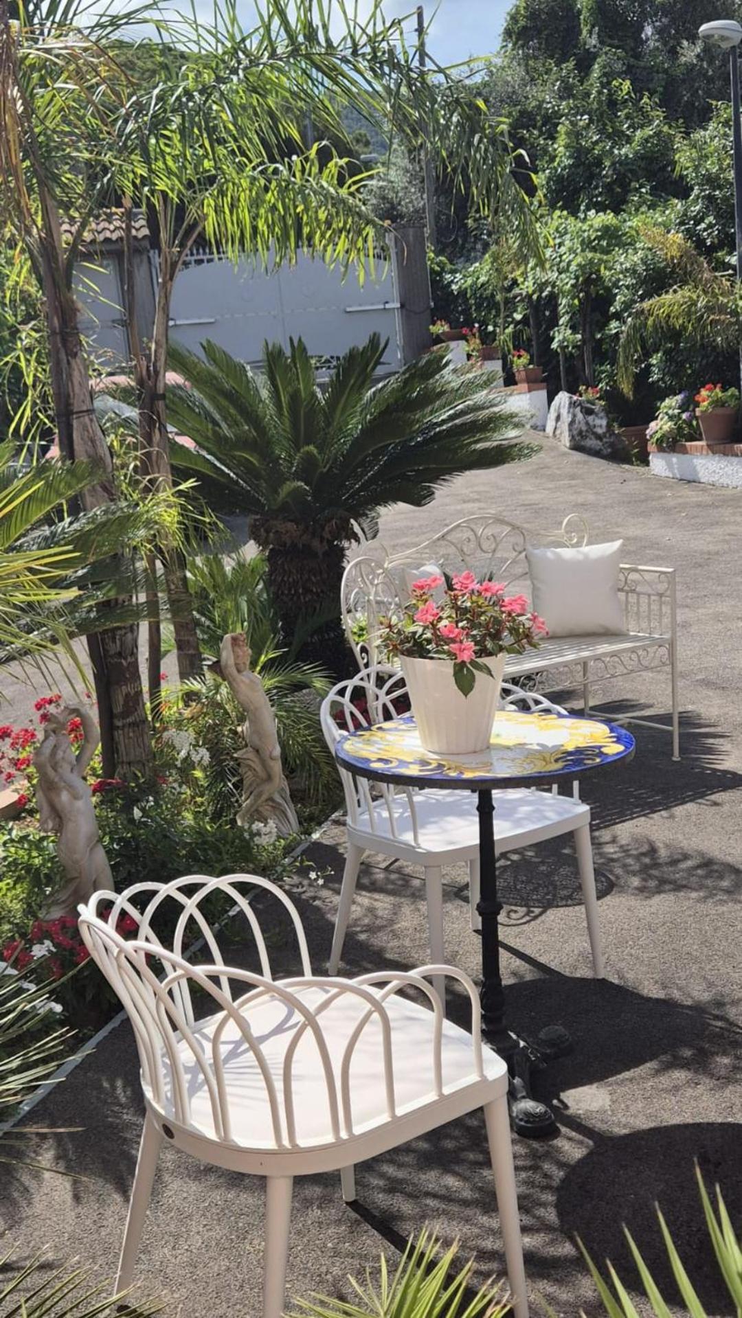 La Vigna Del Vento Bed & Breakfast Casola di Napoli ภายนอก รูปภาพ
