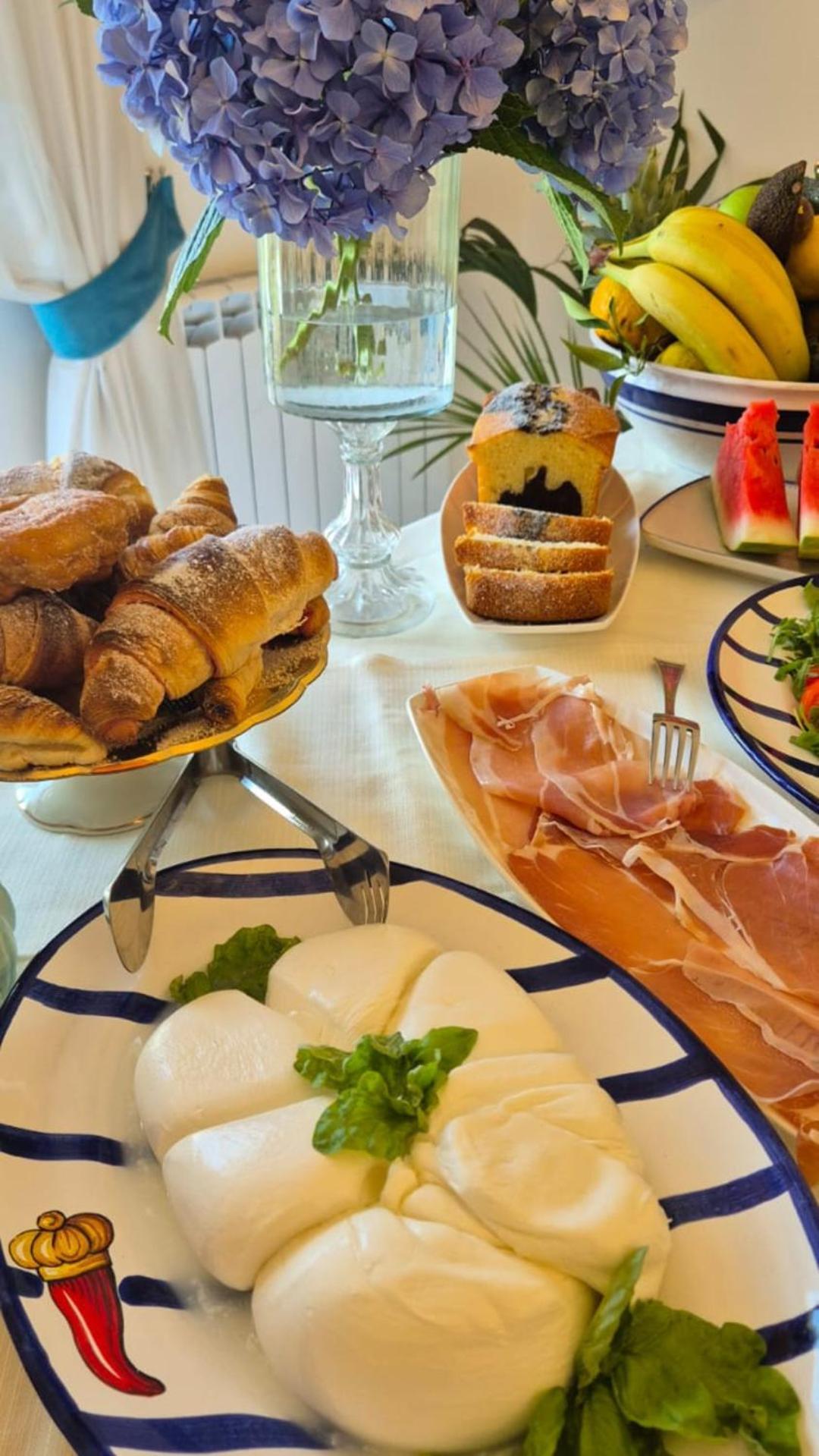 La Vigna Del Vento Bed & Breakfast Casola di Napoli ภายนอก รูปภาพ