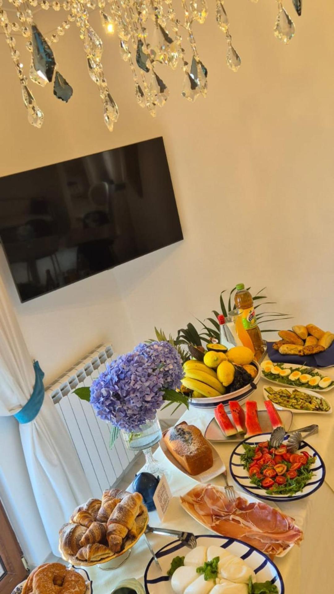 La Vigna Del Vento Bed & Breakfast Casola di Napoli ภายนอก รูปภาพ